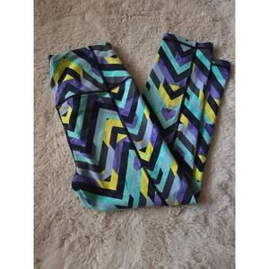 Victoria's Secret VSX Sport Multicolored Knockout Geometric Capri Leggings M
